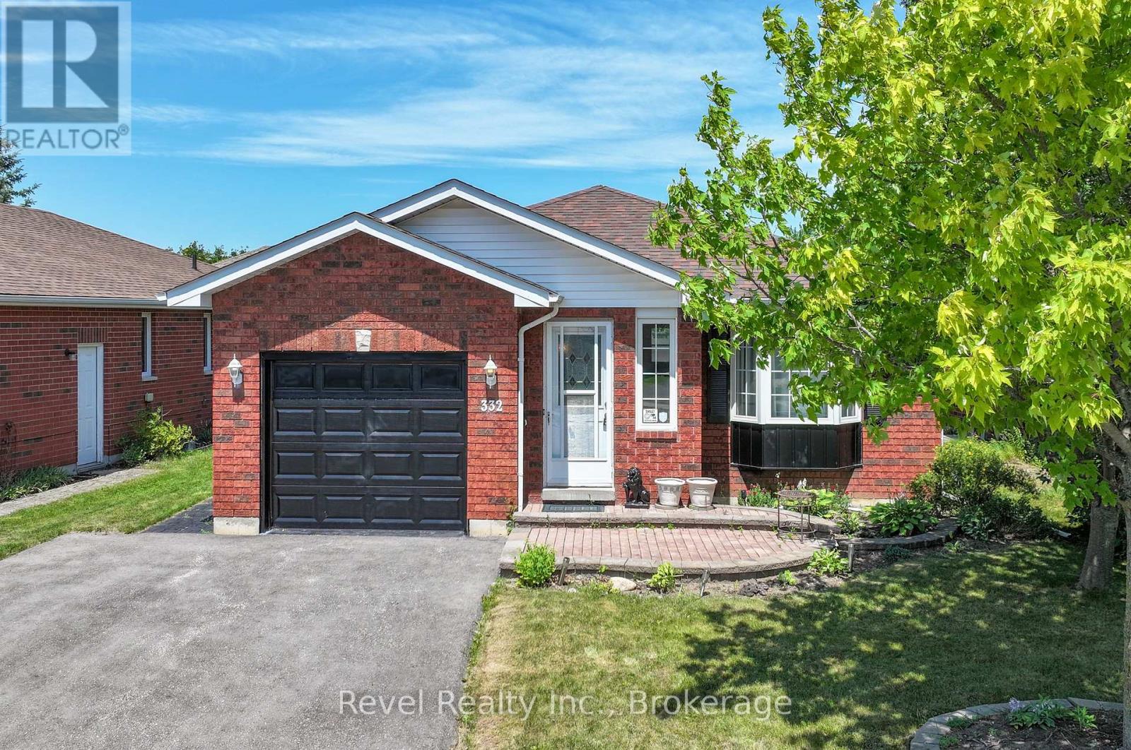 332 MARY STREET W - 2