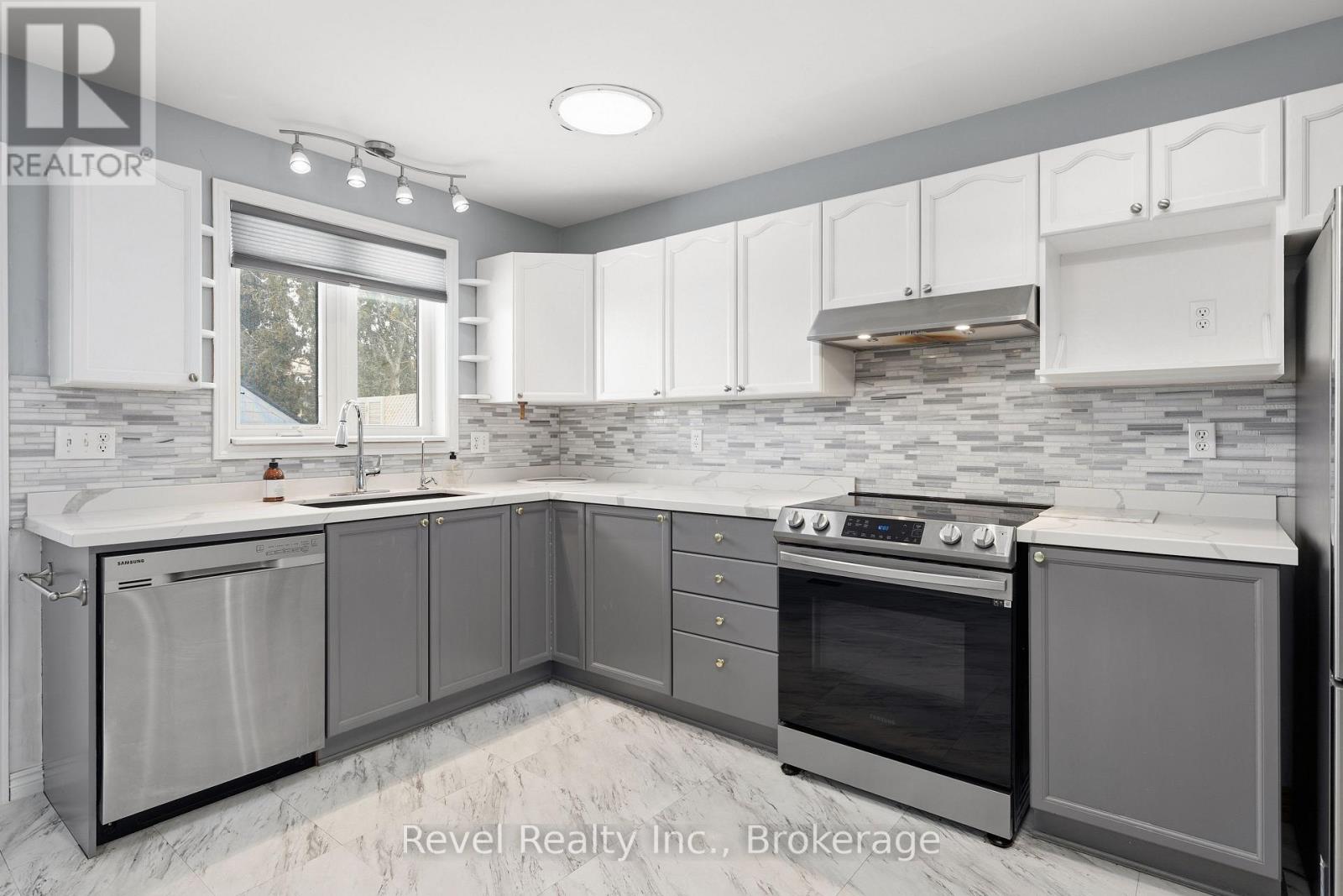 332 MARY STREET W - 15