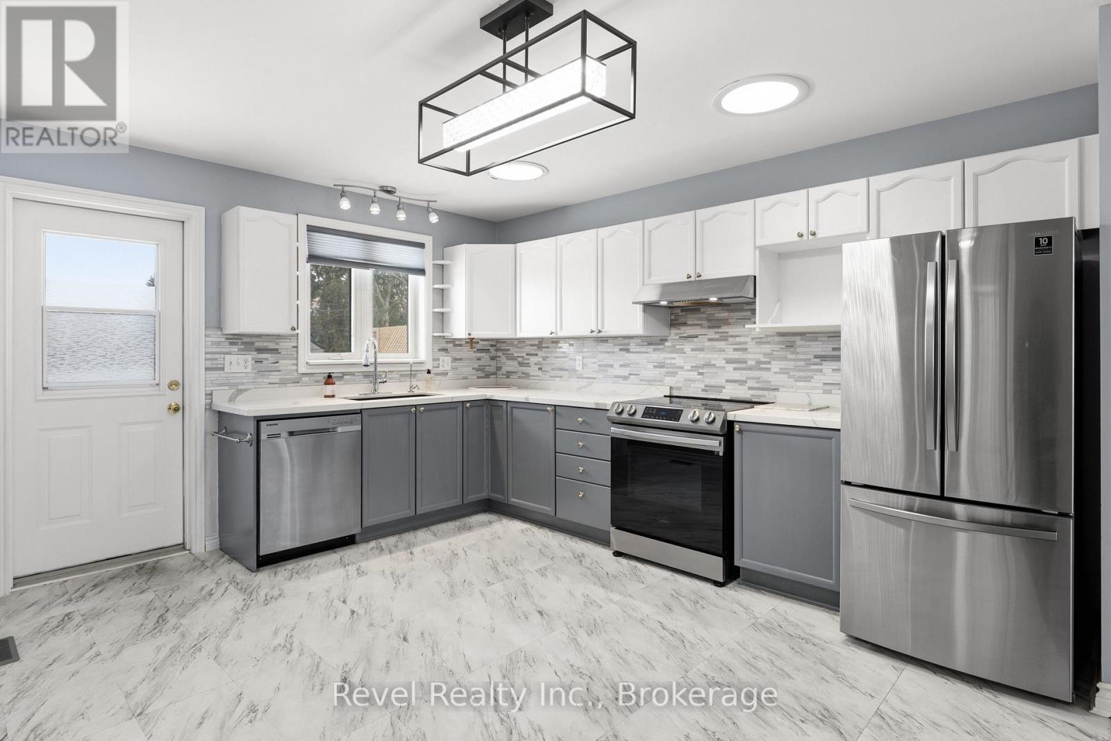 332 MARY STREET W - 12