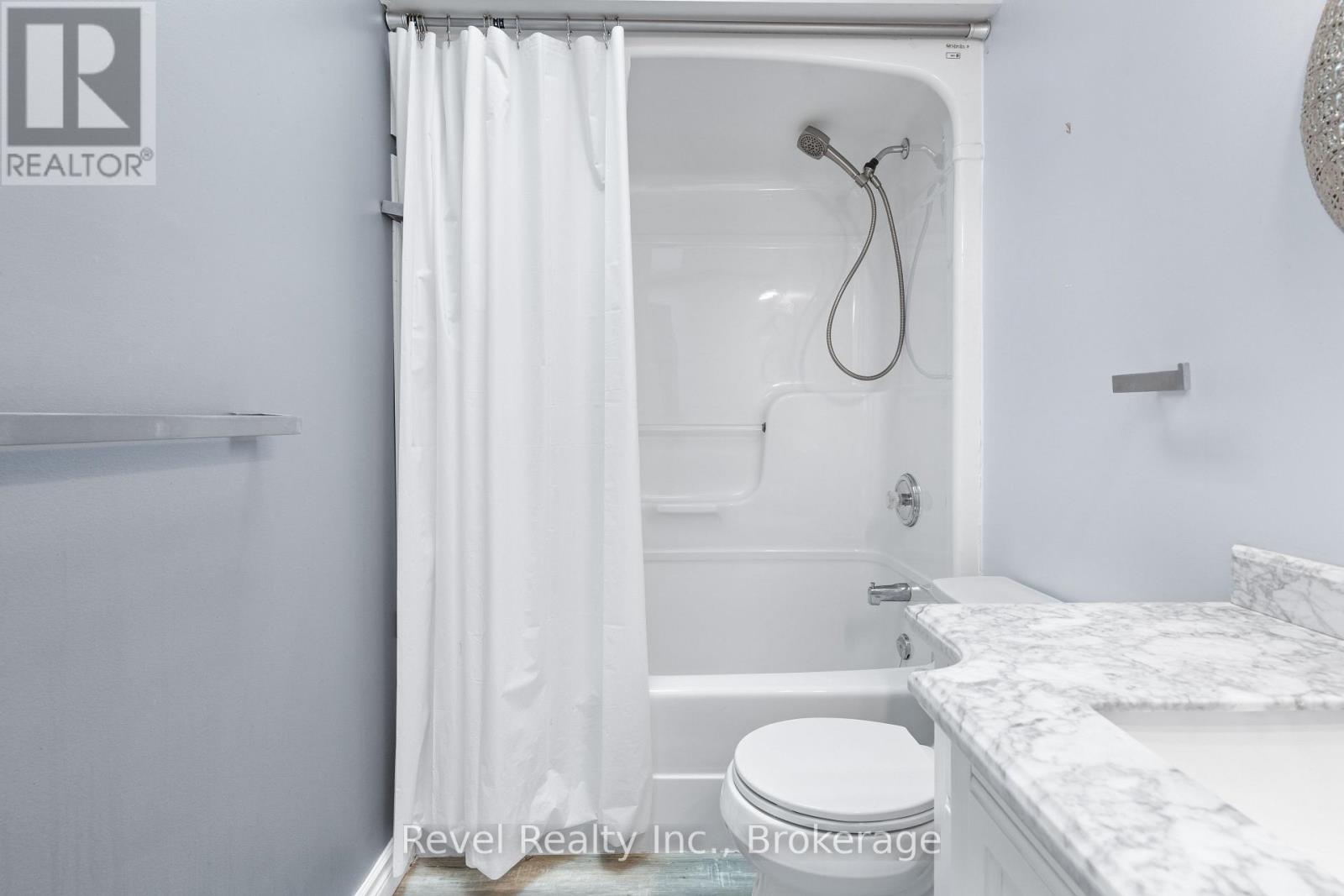 332 MARY STREET W - 27