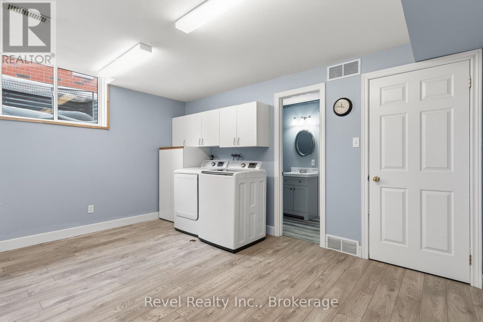 332 MARY STREET W - 29