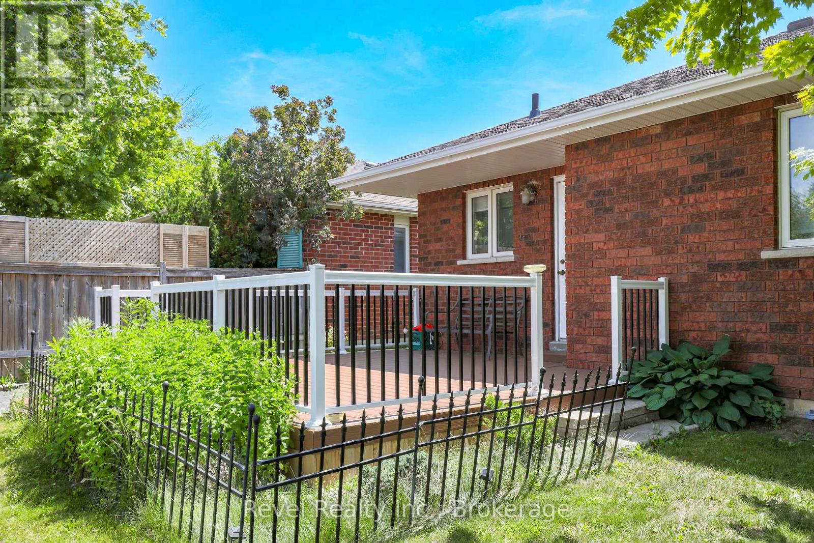 332 MARY STREET W - 39