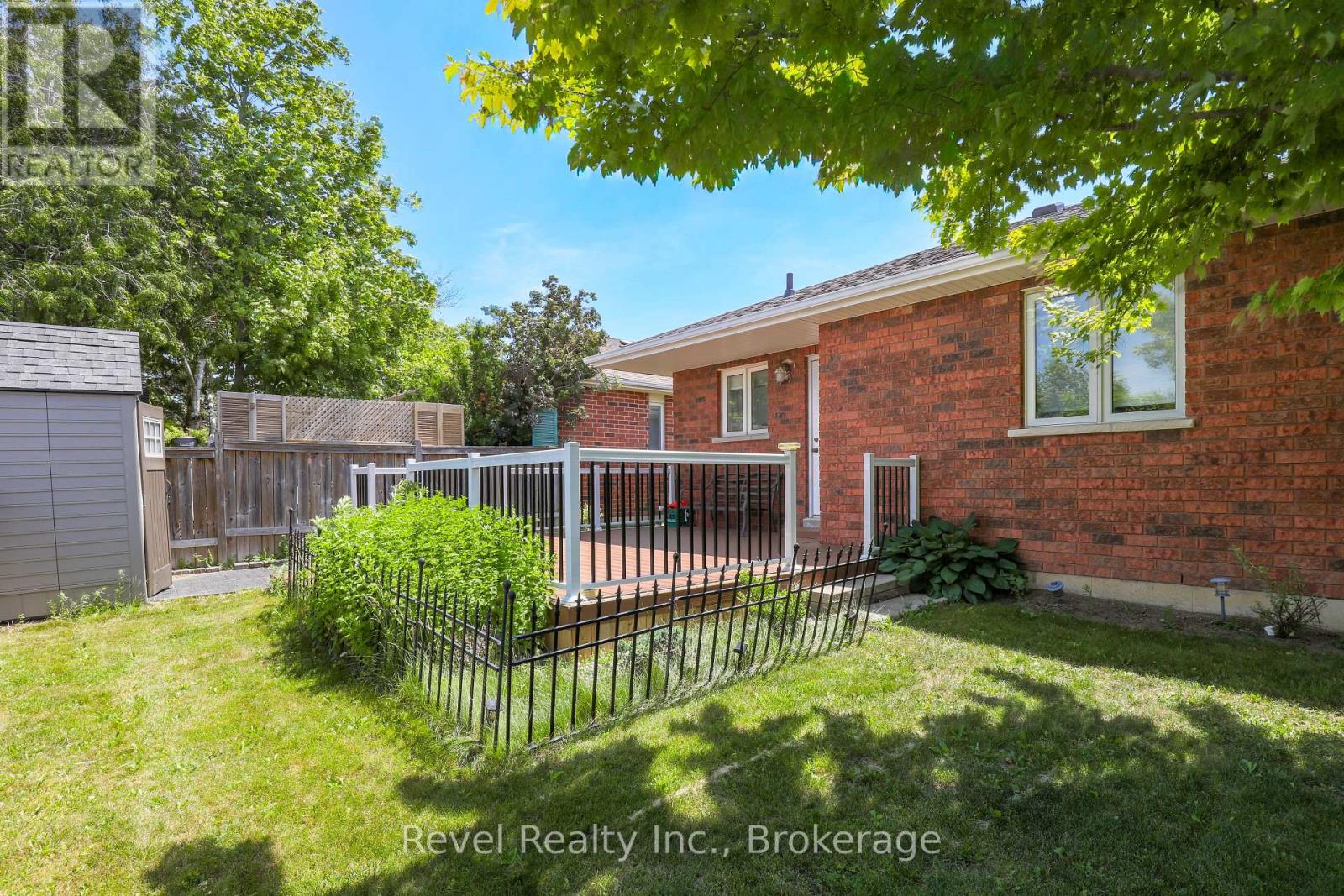 332 MARY STREET W - 38