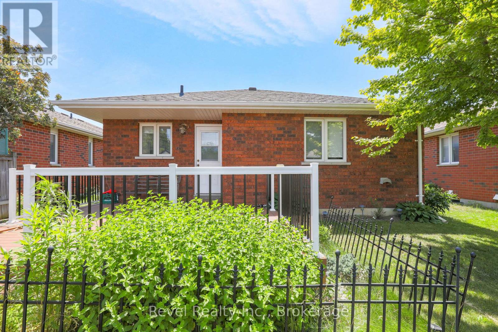 332 MARY STREET W - 41