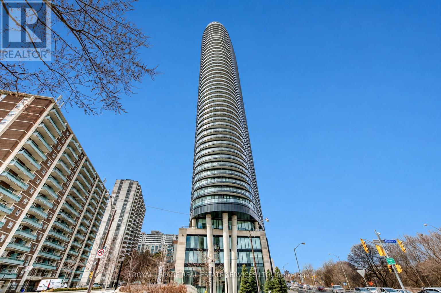 #1320 585 BLOOR STREET E - 1