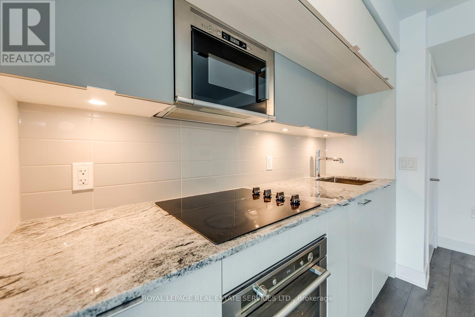 #1320 585 BLOOR STREET E - 10