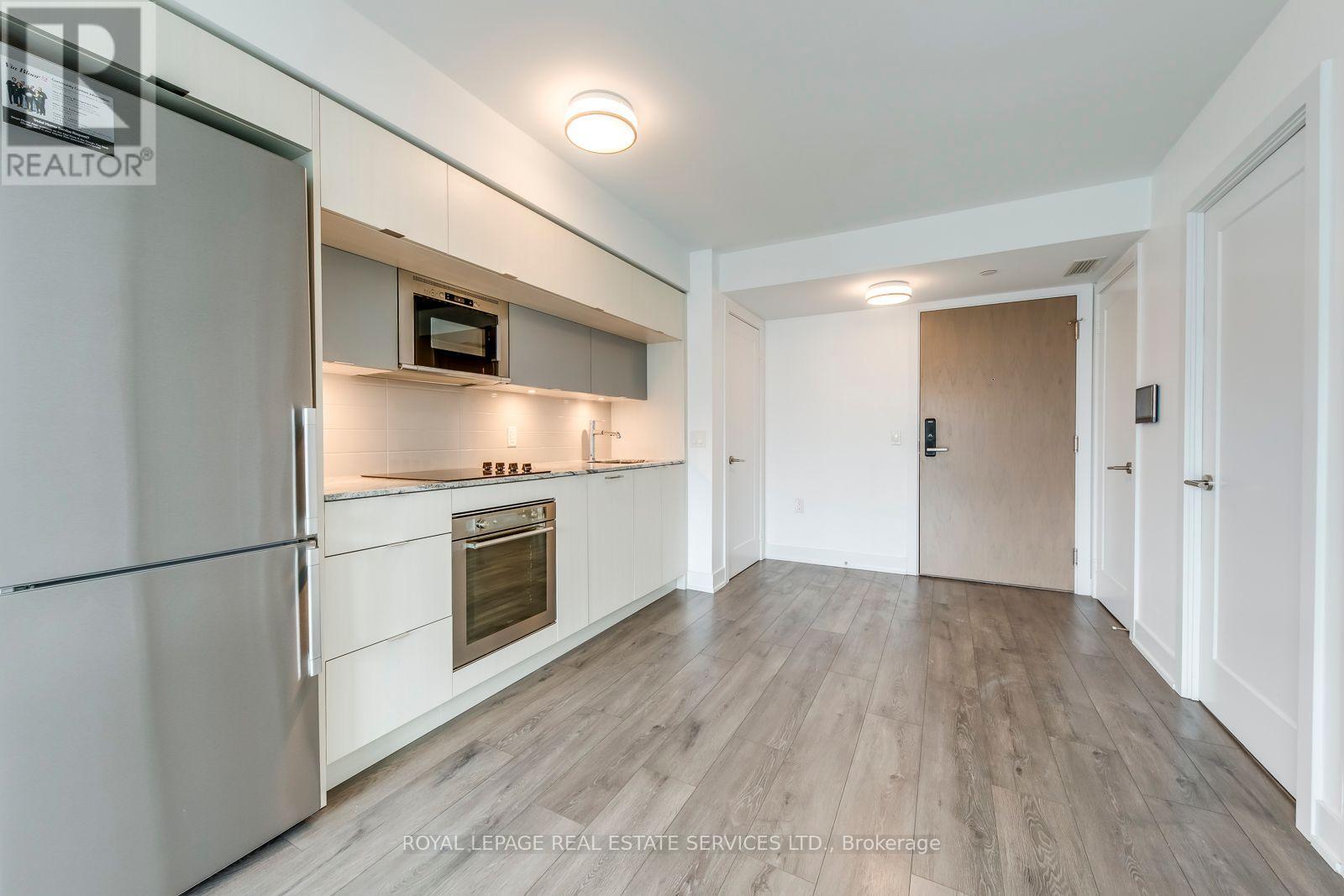 #1320 585 BLOOR STREET E - 12