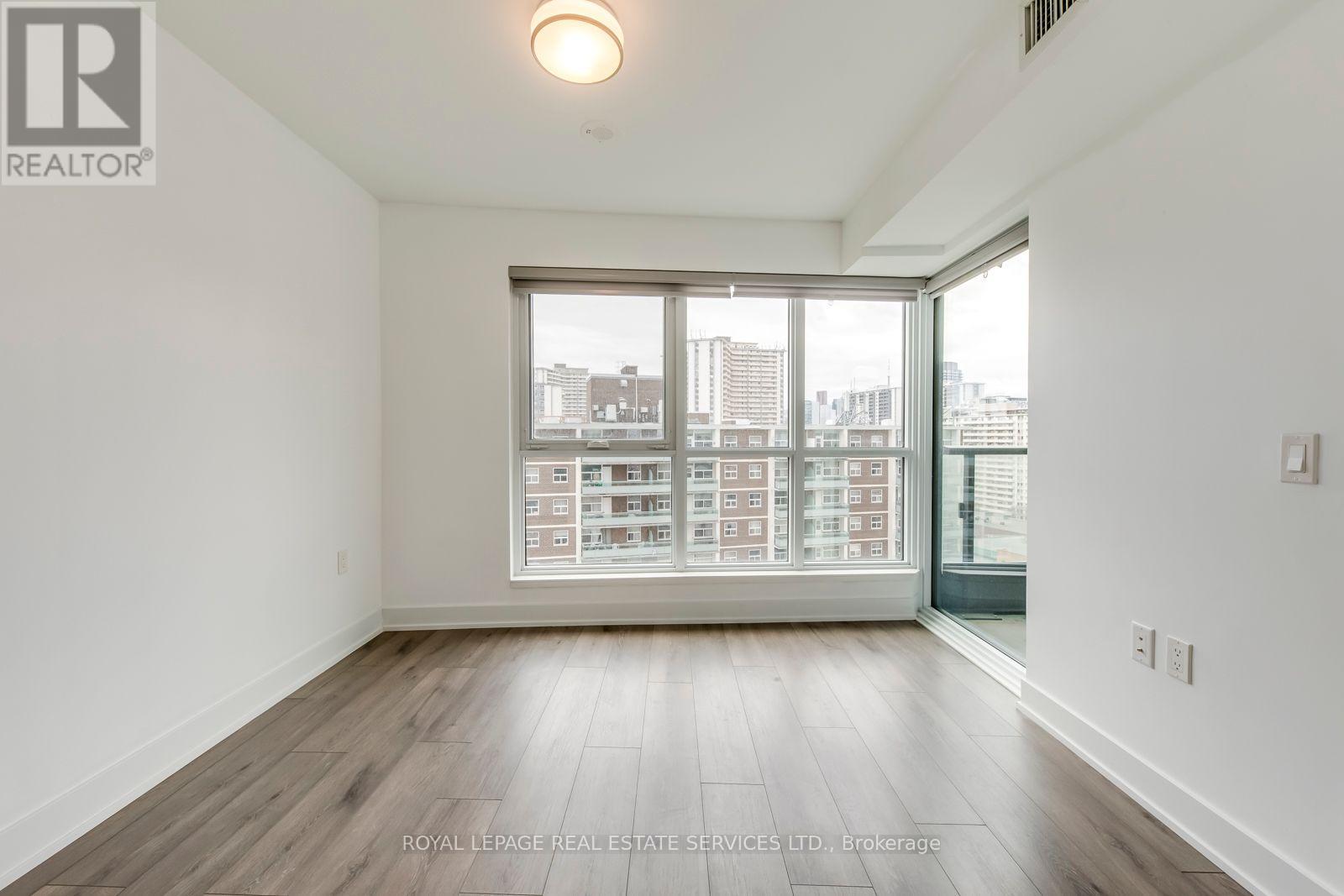 #1320 585 BLOOR STREET E - 18