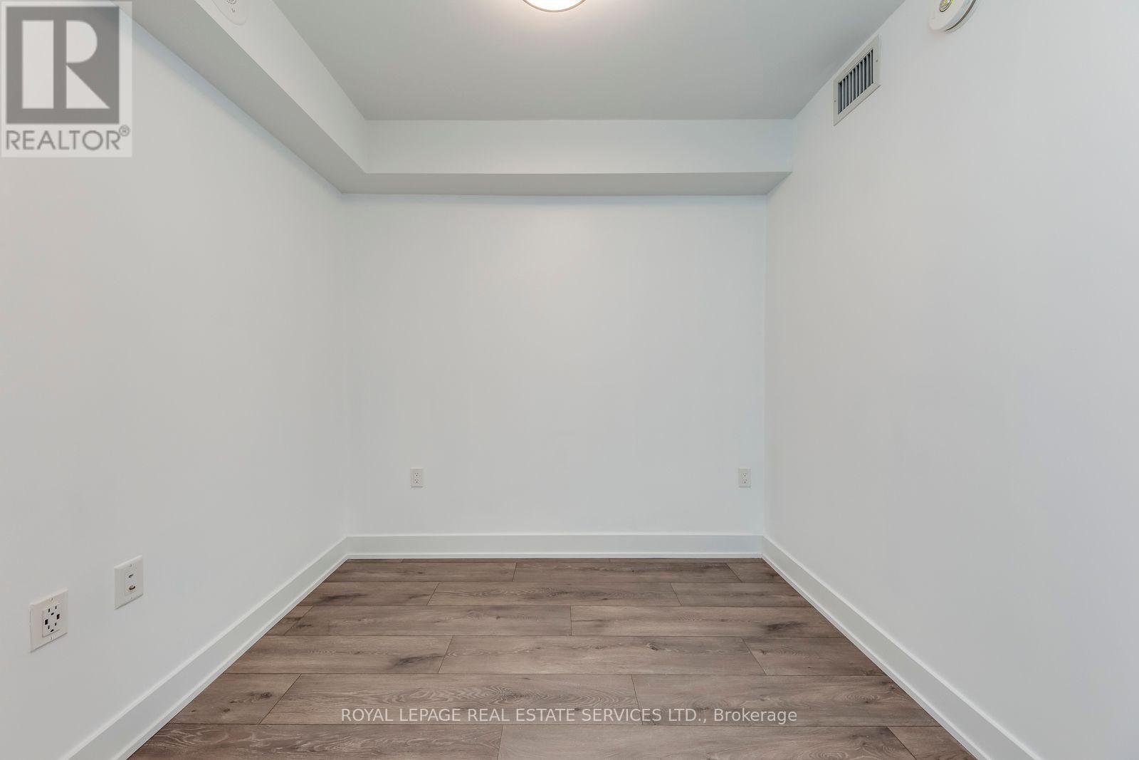 #1320 585 BLOOR STREET E - 22