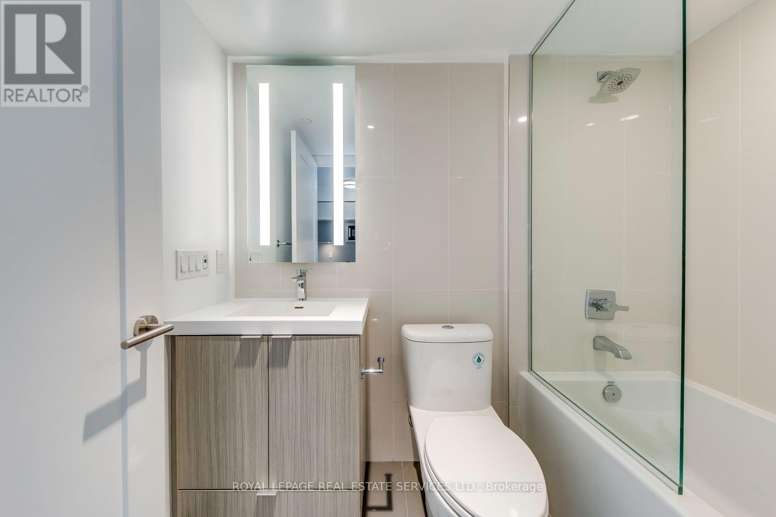 #1320 585 BLOOR STREET E - 25