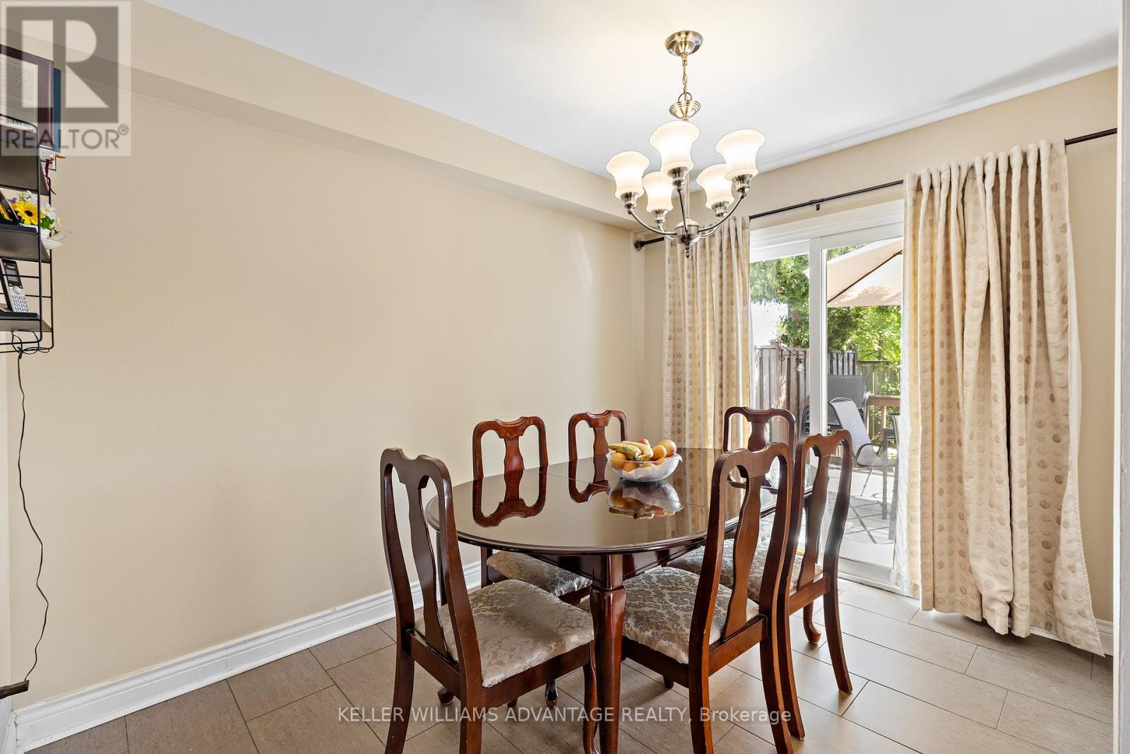 #17 1051 SANDHURST CIRCLE - 13