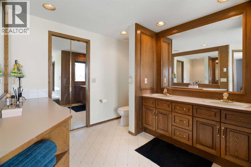 210 McKinnon Drive - 23