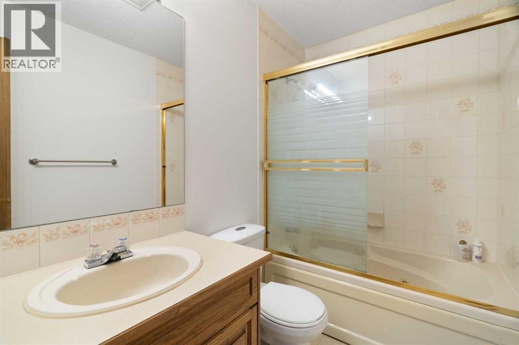 210 McKinnon Drive - 27
