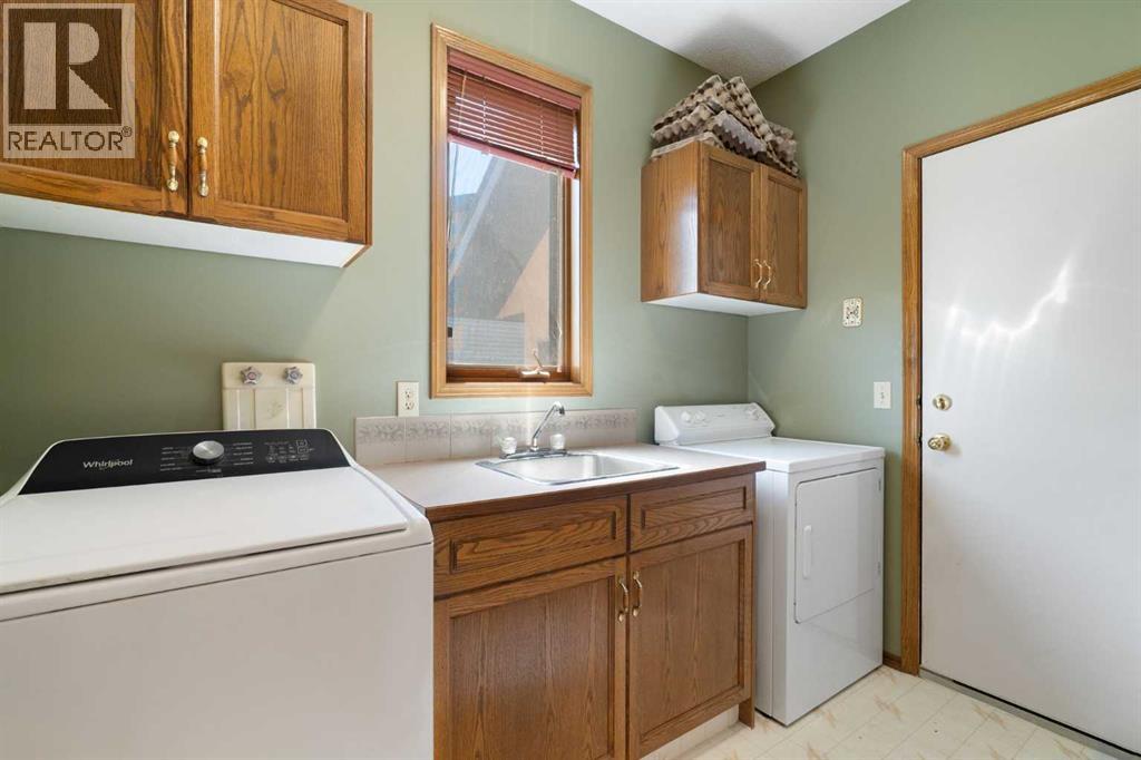 210 McKinnon Drive - 18