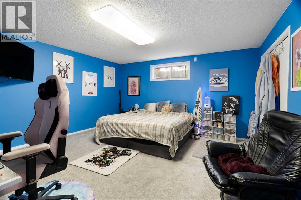 210 McKinnon Drive - 28