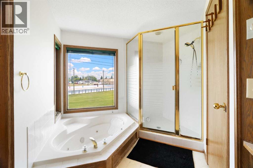 210 McKinnon Drive - 21