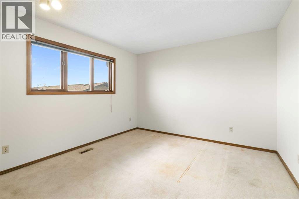 210 McKinnon Drive - 26