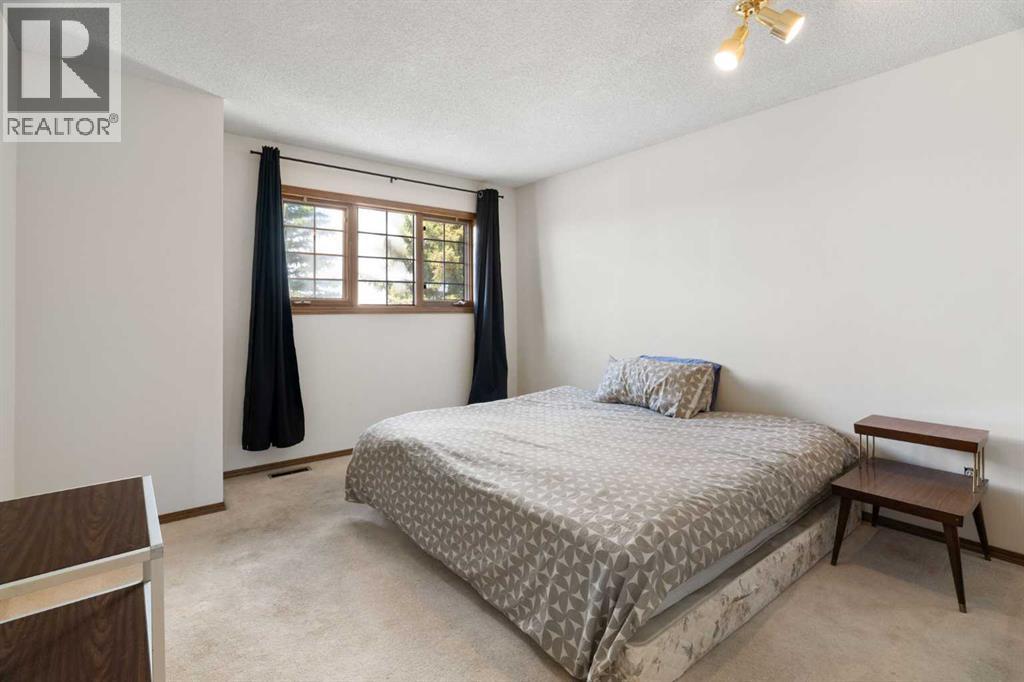 210 McKinnon Drive - 25