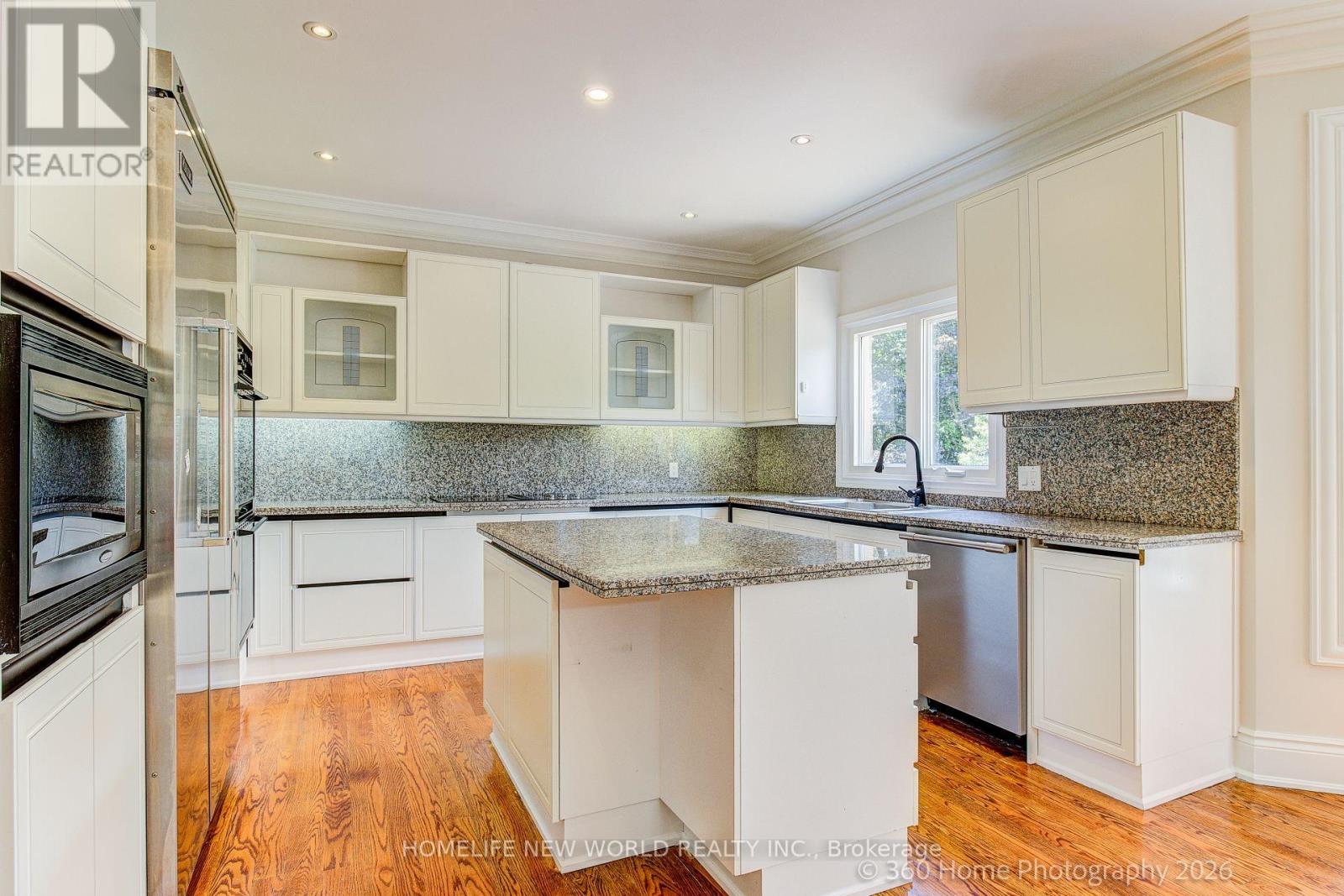 212 BURNS BOULEVARD - 20
