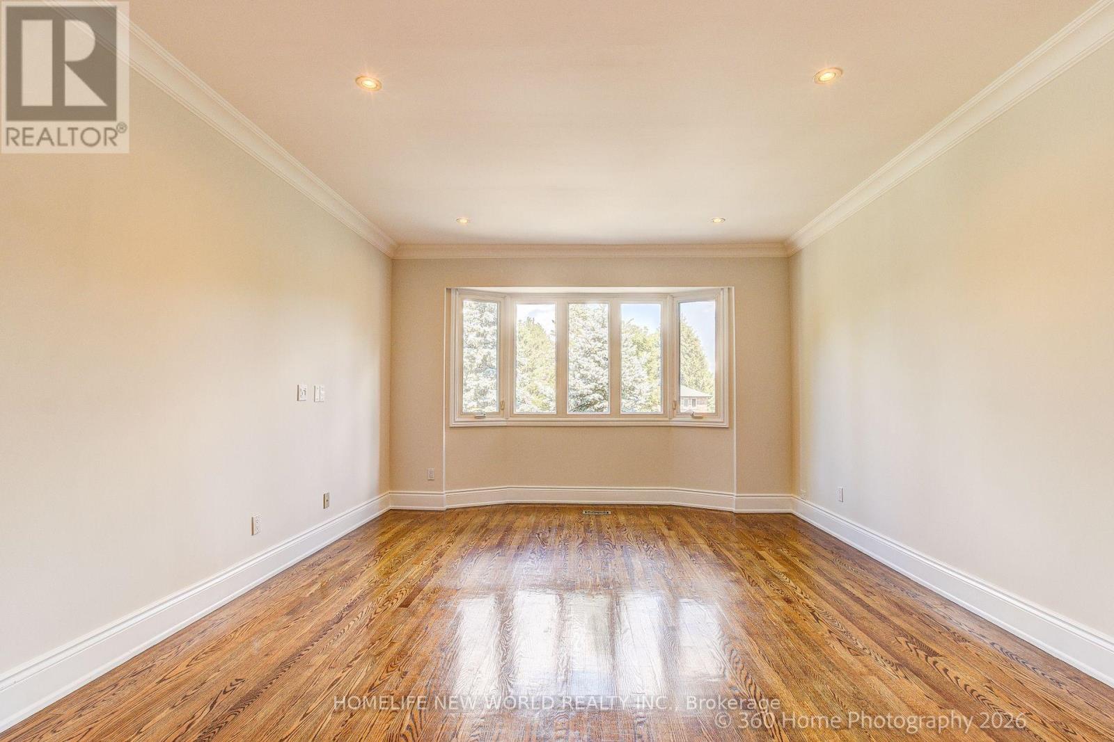 212 BURNS BOULEVARD - 27