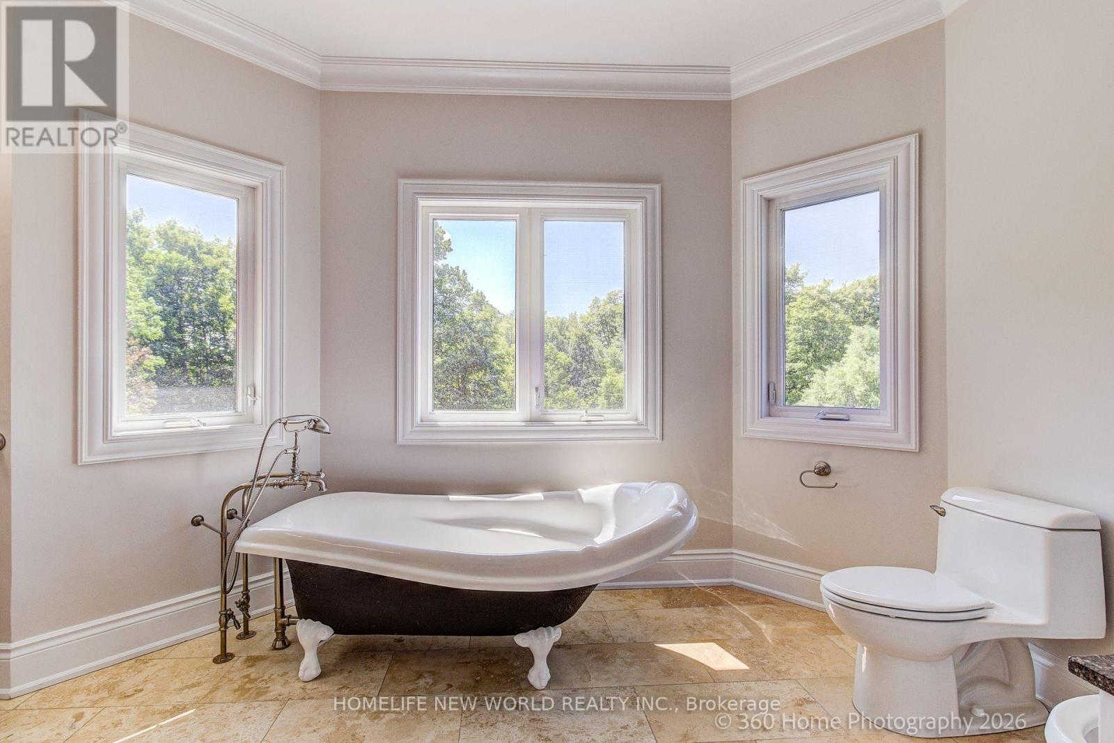 212 BURNS BOULEVARD - 28