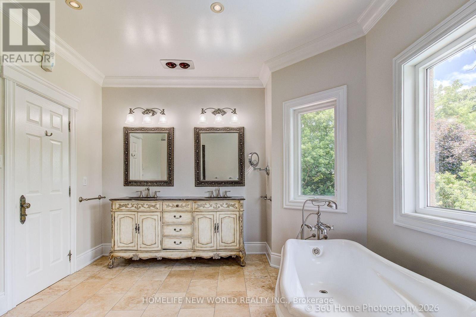 212 BURNS BOULEVARD - 30