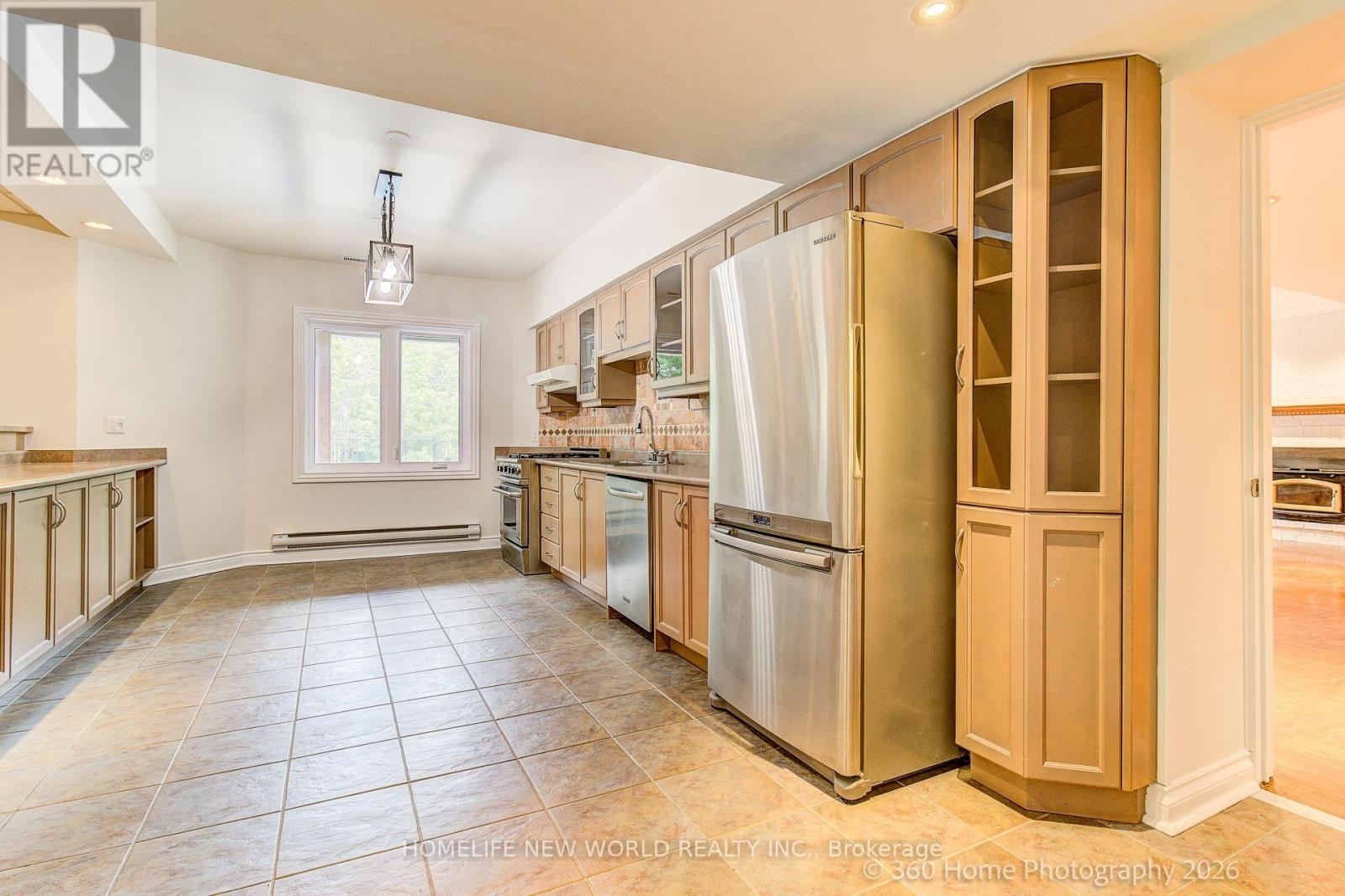 212 BURNS BOULEVARD - 34