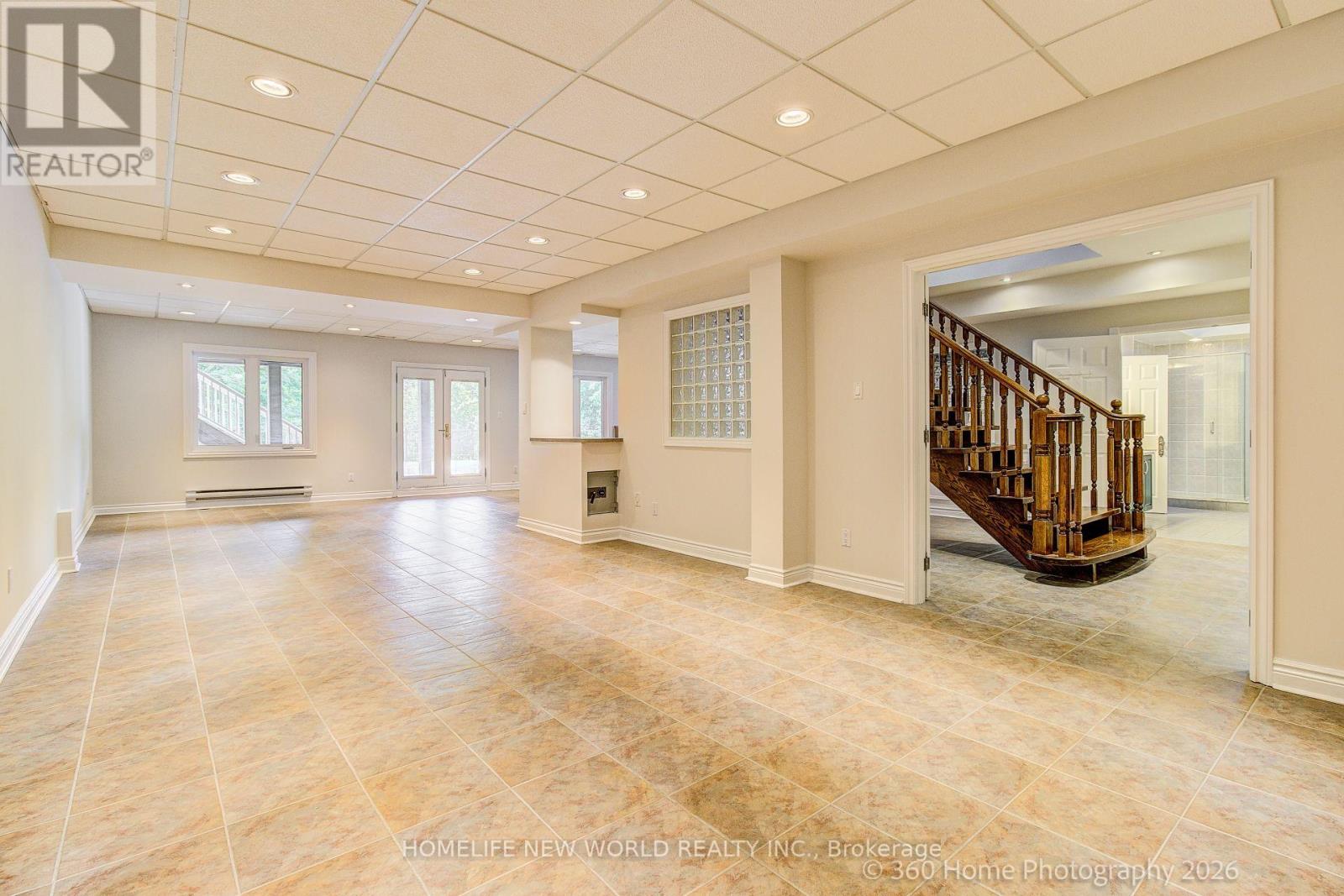 212 BURNS BOULEVARD - 37