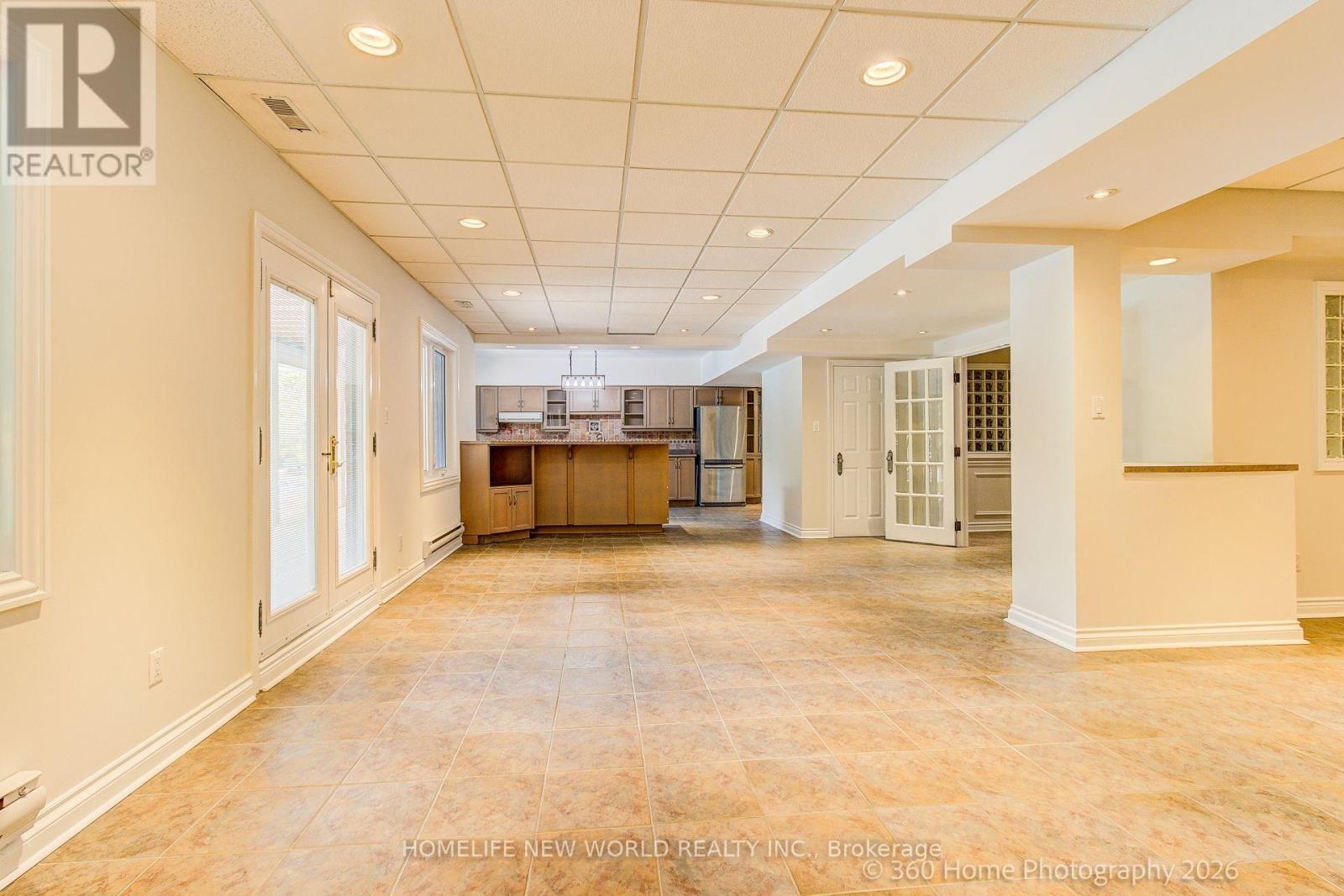 212 BURNS BOULEVARD - 38