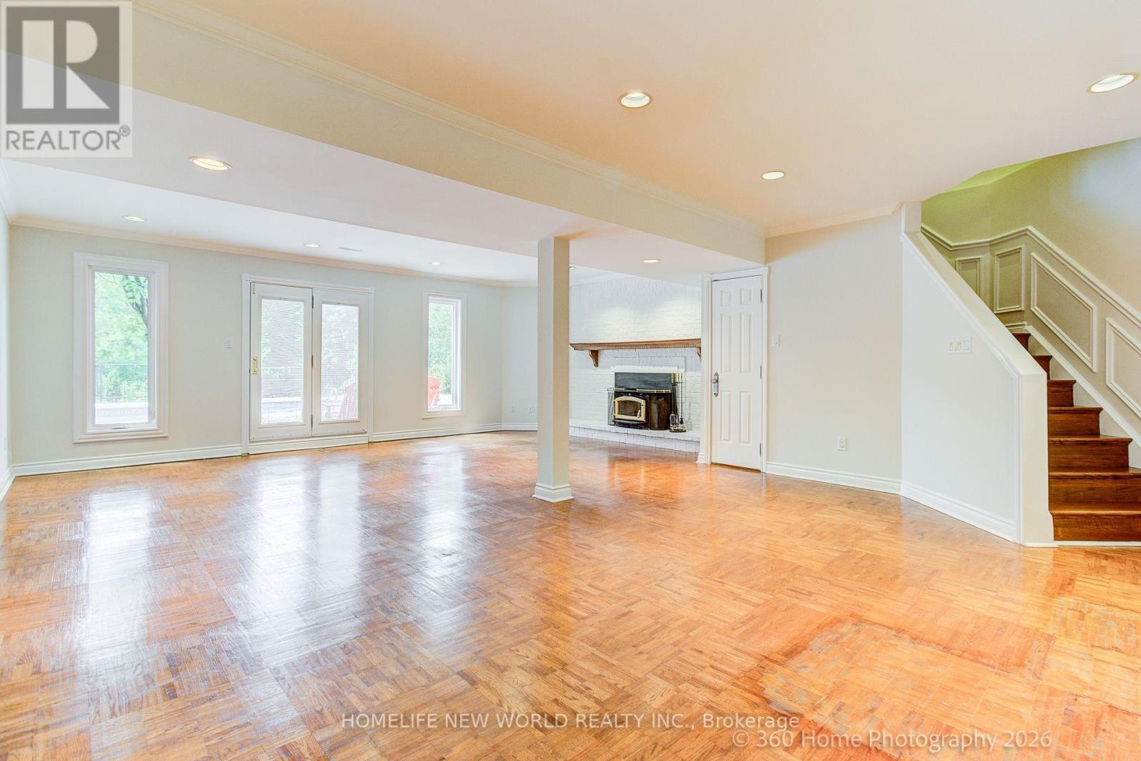 212 BURNS BOULEVARD - 39