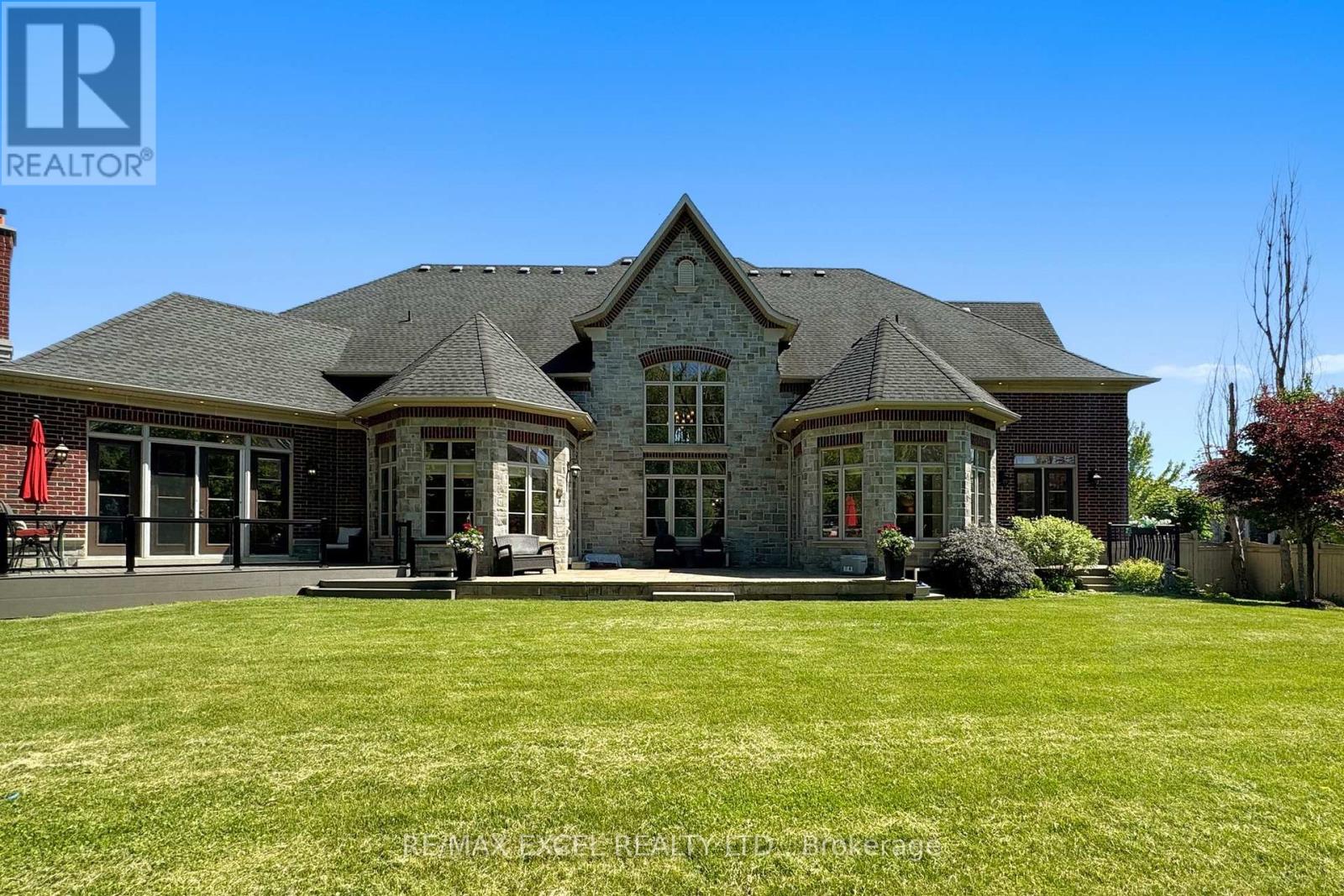 2 BEAU COURT - 34