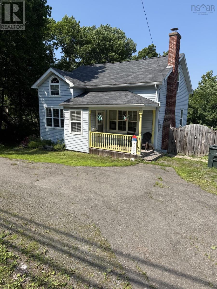 114 Hawthorne Street - 1