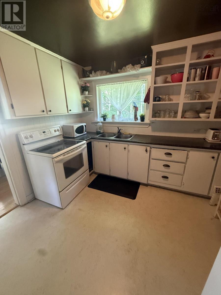 114 Hawthorne Street - 5
