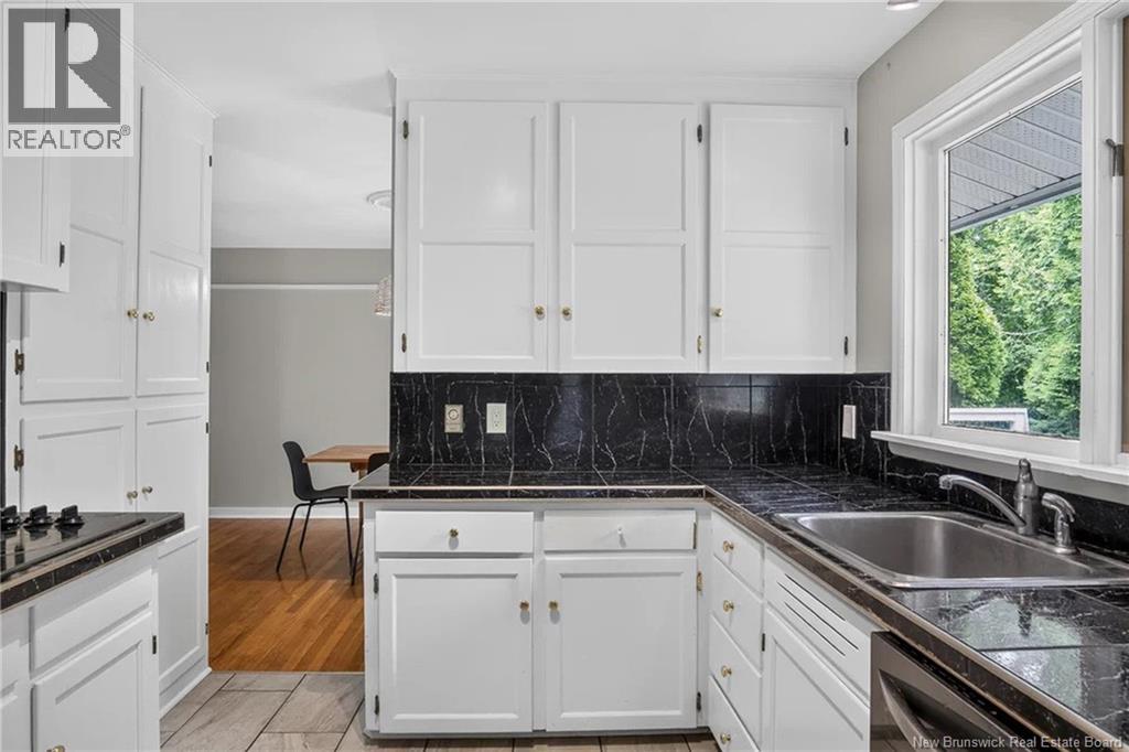 18 Forest Road - 14