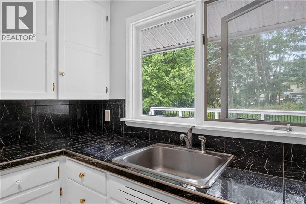 18 Forest Road - Image 16