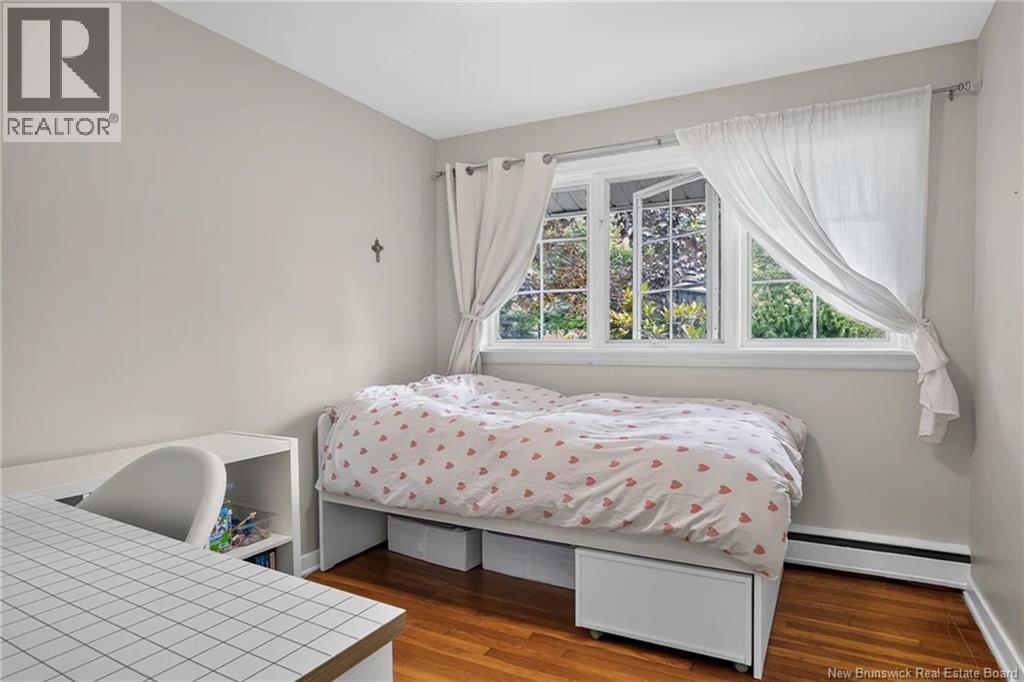 18 Forest Road - Image 23