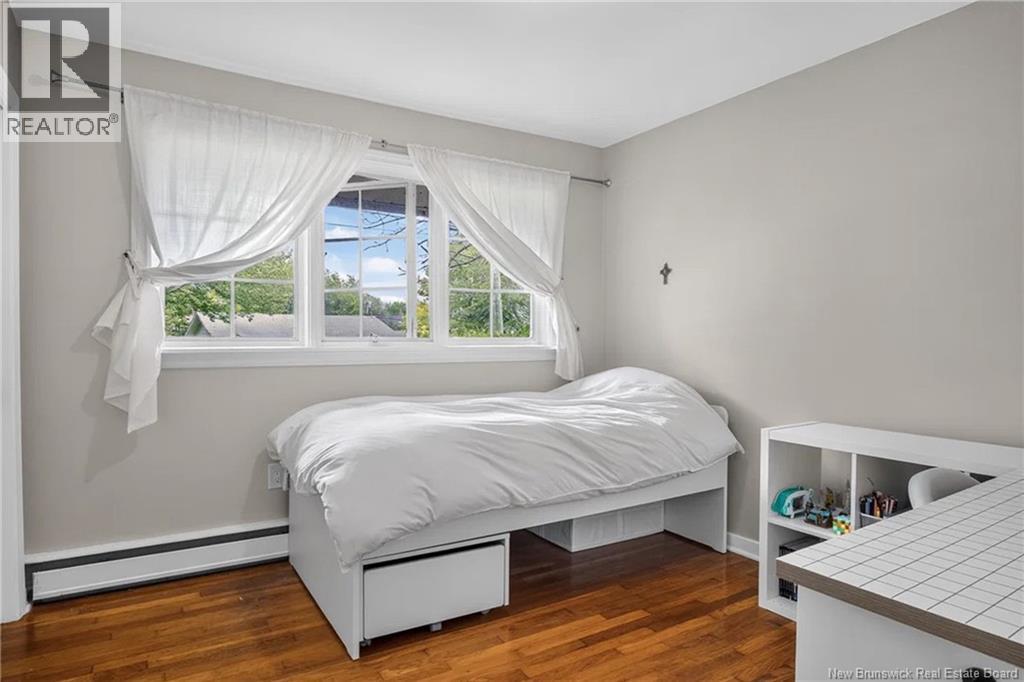 18 Forest Road - Image 24