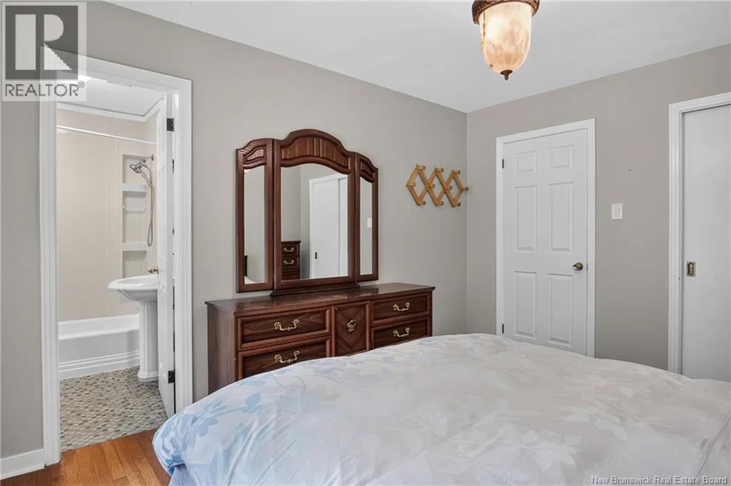 18 Forest Road - 26