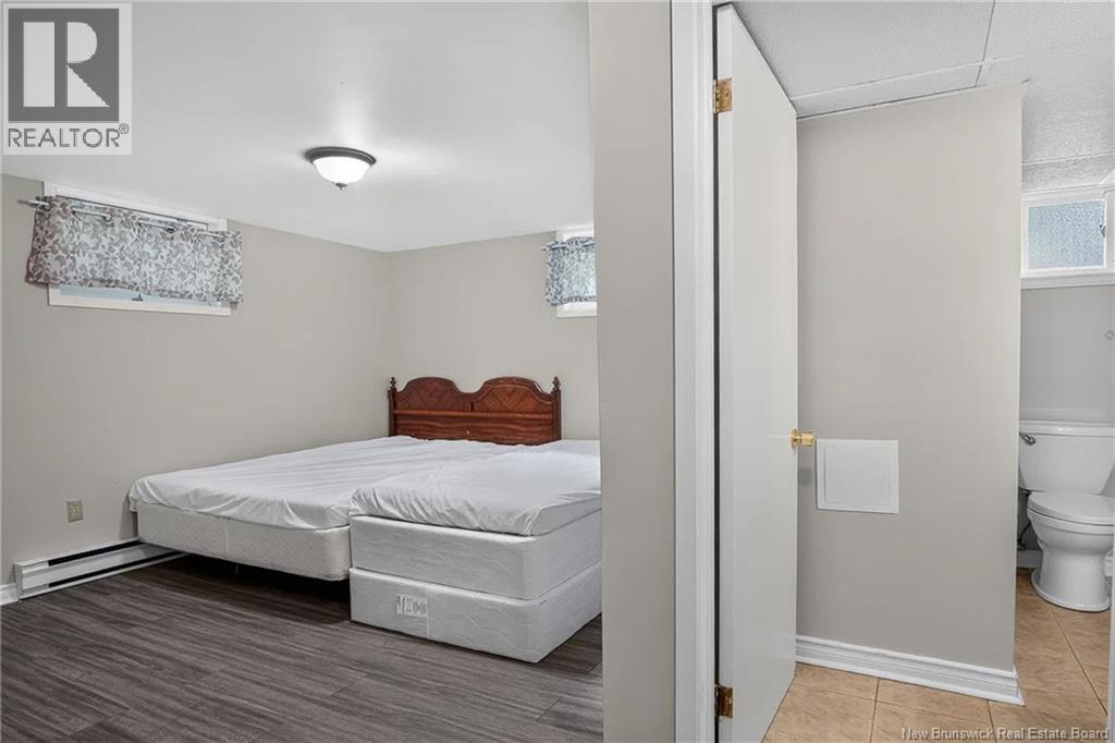 18 Forest Road - Image 34