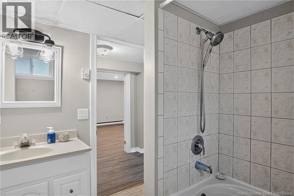 18 Forest Road - Image 37