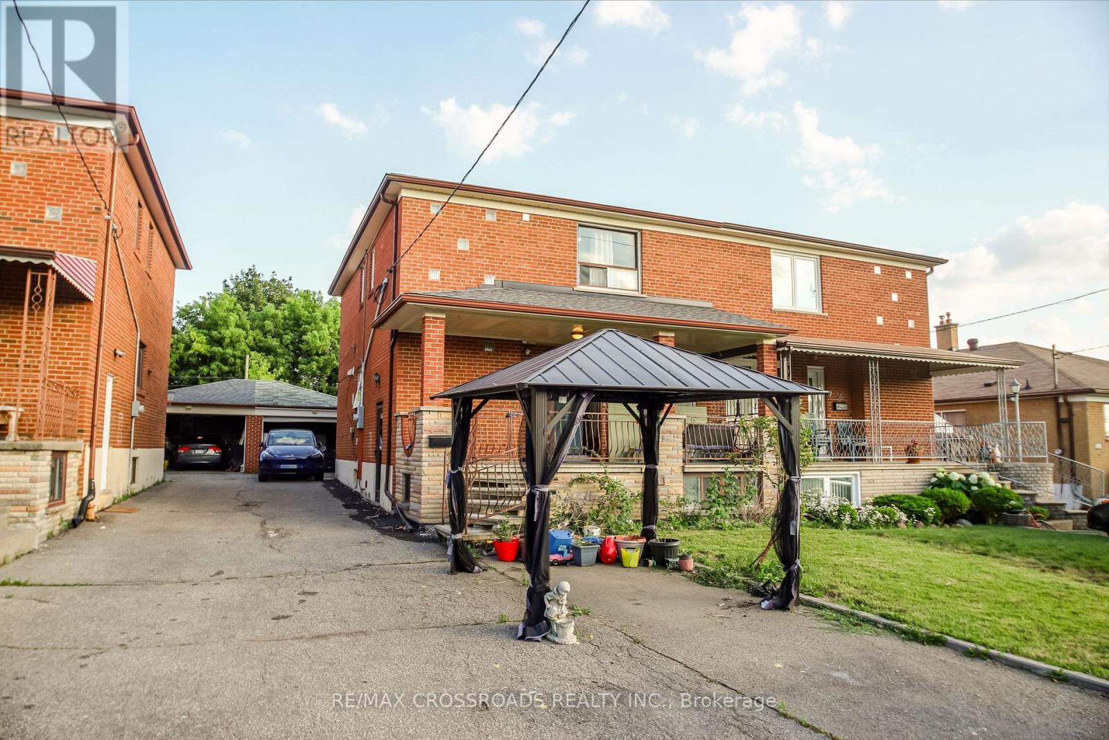 53 GILTSPUR DRIVE - 1
