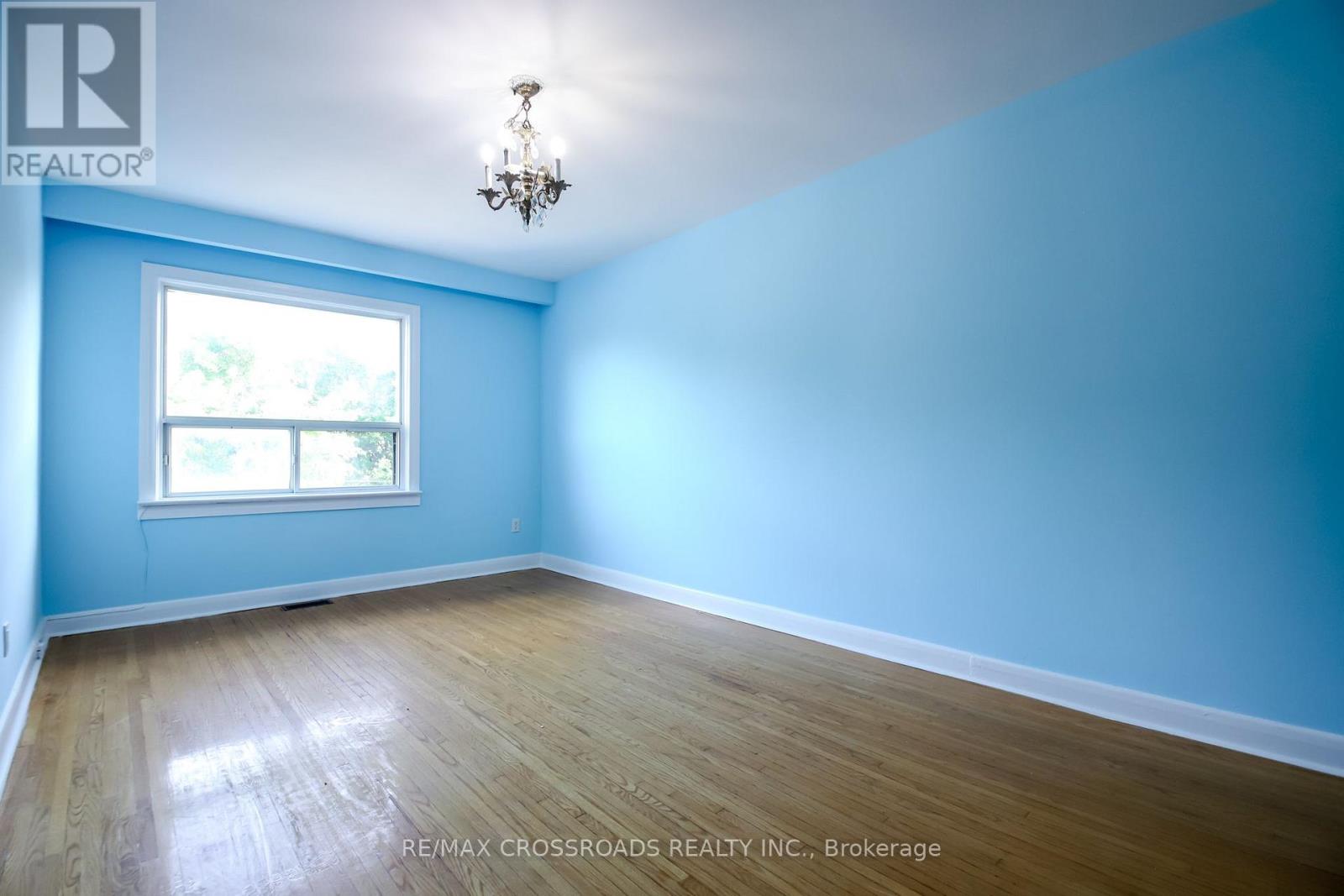 53 GILTSPUR DRIVE - 19