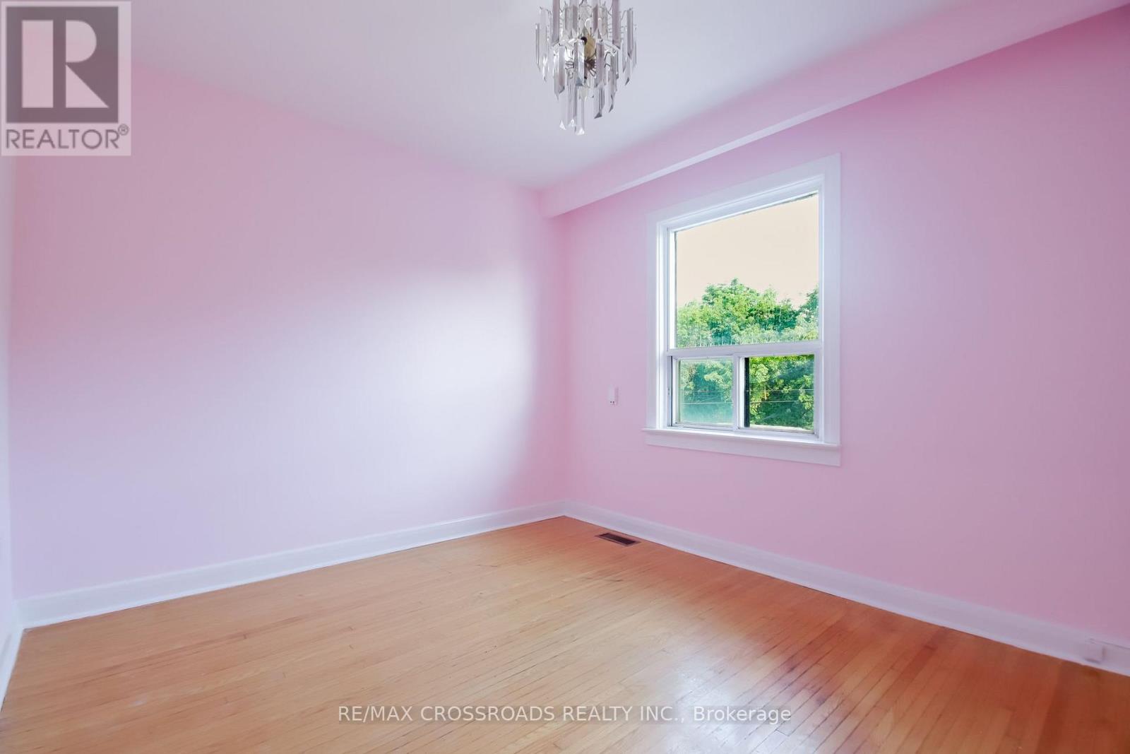 53 GILTSPUR DRIVE - 22