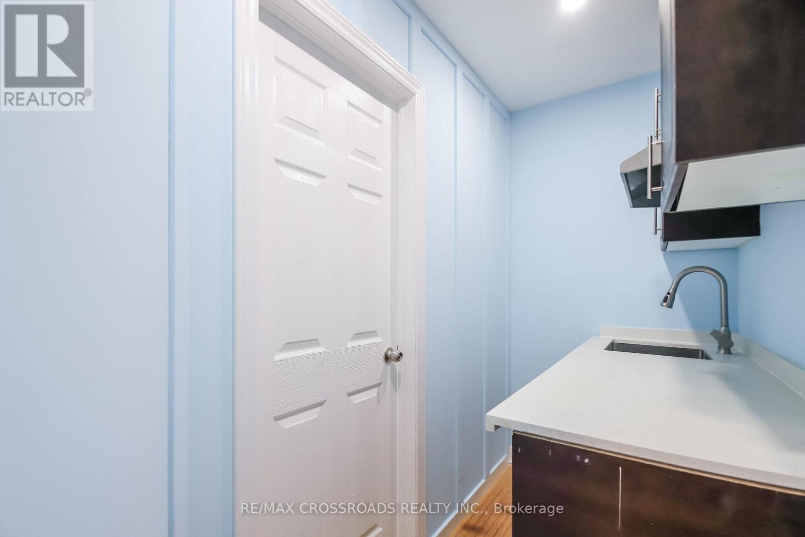 53 GILTSPUR DRIVE - 24