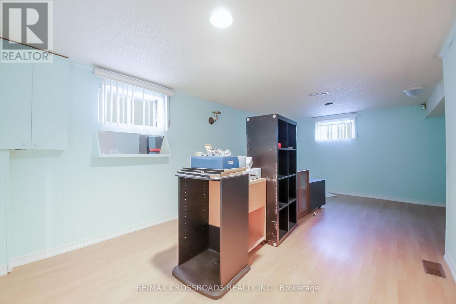 53 GILTSPUR DRIVE - 30