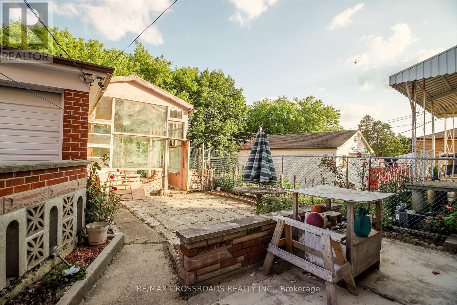 53 GILTSPUR DRIVE - 32