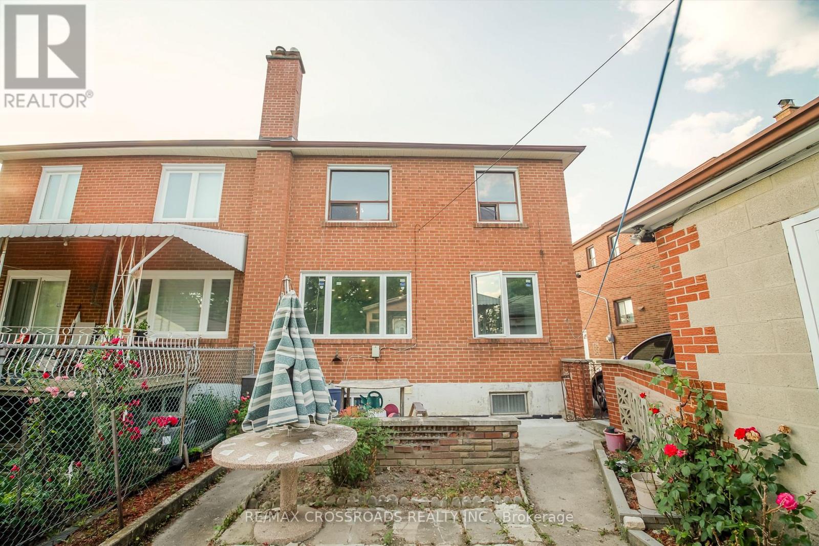 53 GILTSPUR DRIVE - 34