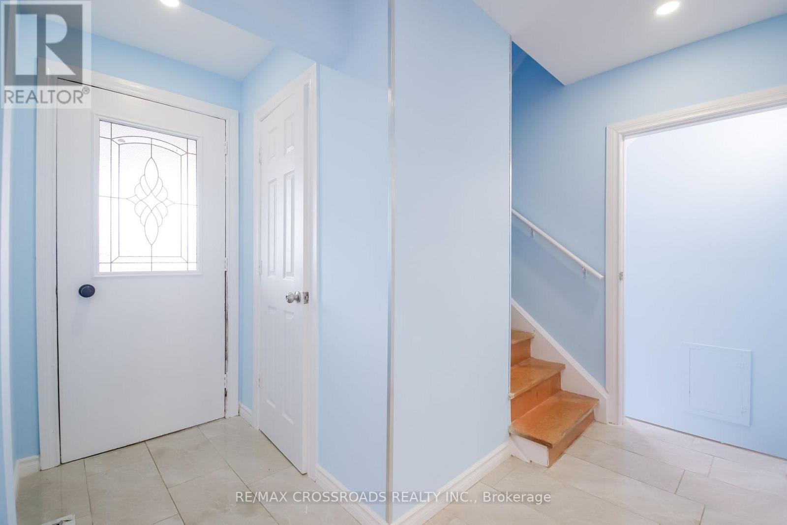 53 GILTSPUR DRIVE - 4