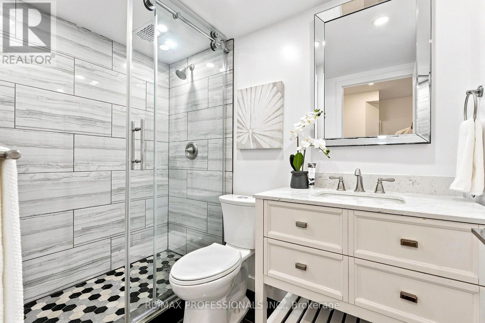 #705 2665 WINDWOOD DRIVE - Image 36