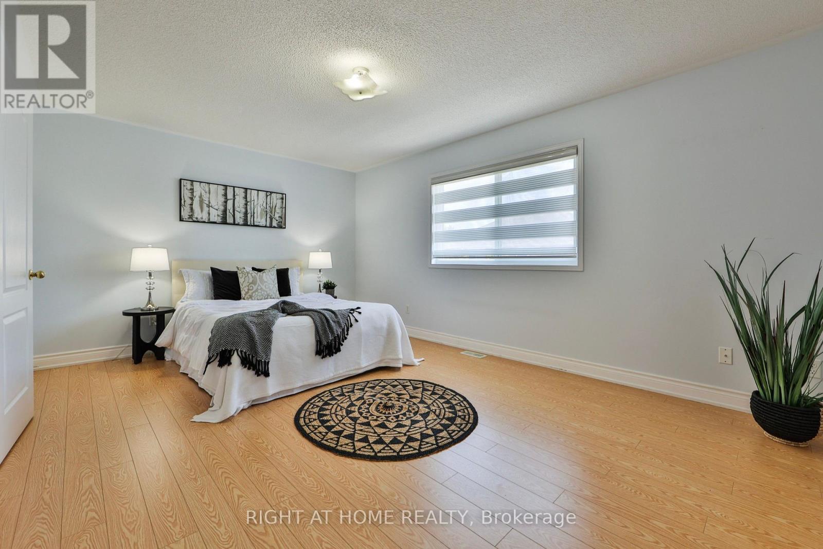 3 SILVERBELL COURT - 20